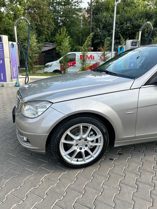 Mercedes-Benz C220 CDI W204 / consum mic / stare bună