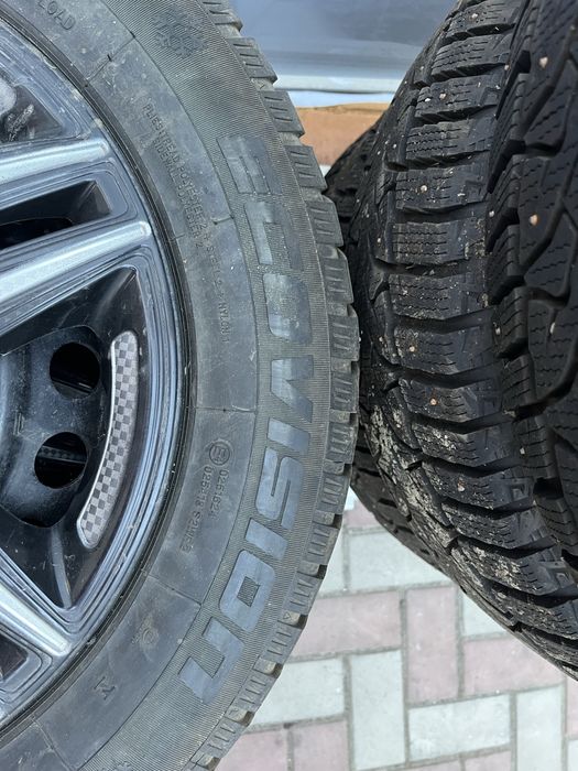 Продам зимние колеса 215/60 r16