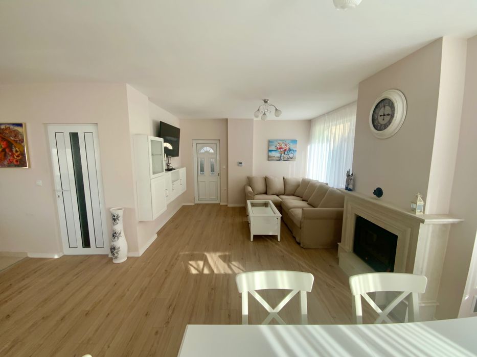 Продава се Къща в Добрич, в.з. Лозята - 140 кв.м за 2500 €/кв.м - Снимка #4