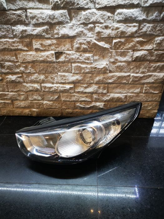 Far stânga Hyundai ix35