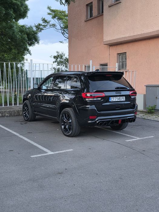Jeep grand cherokee wk2 5.7