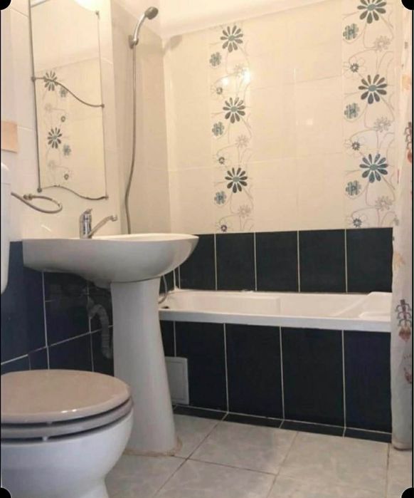 Închiriez apartament 2 camere zona Cișmigiu, curat, luminos, semimobilat( mobilier Ikea) . Preț 425 euro.