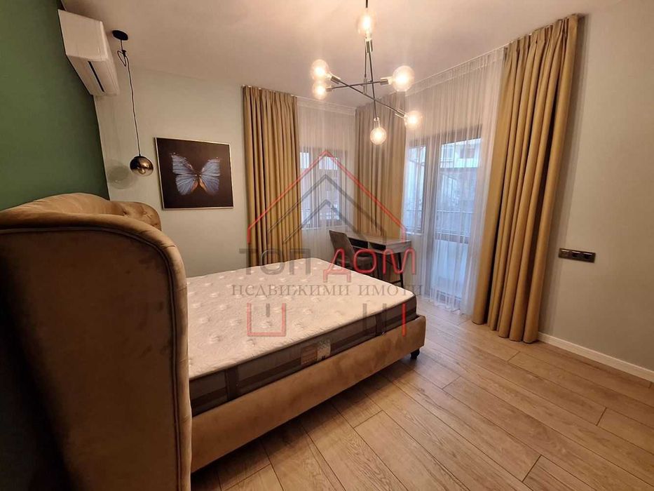 Дава се под наем Тристаен апартамент в Варна, Център - 80 кв.м за 1300 € - Снимка #12