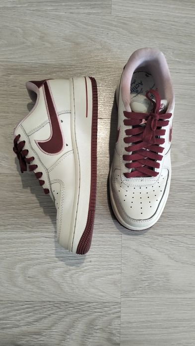 Продам кроссовки Nike Air Force