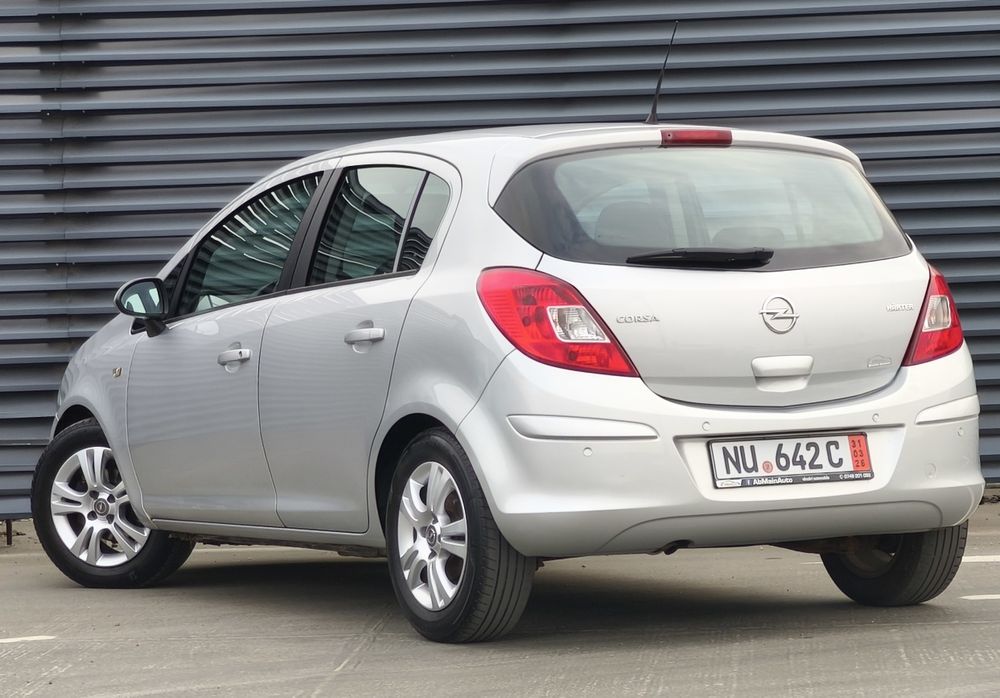 Opel Corsa D 1.2 Facelift Euro  Benzina - Cutie automata / Easytronic
