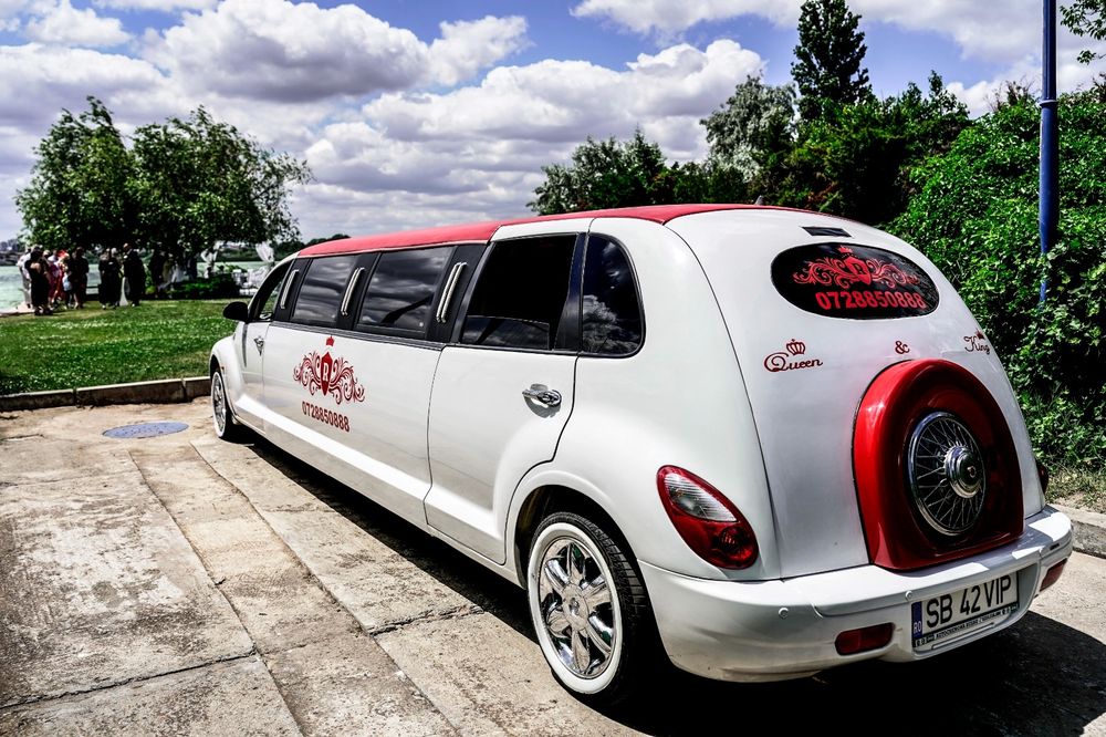 Limuzina și mașini de epoca de închiriat