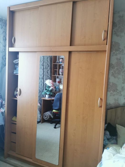 Продам 2 шифоньера