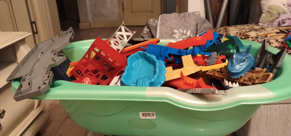 Много хот виллс / hot wheels