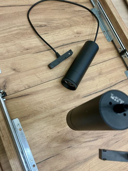 Pendul LED noi pentru sină magnetică