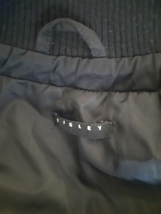 Sisley - яке за момче
