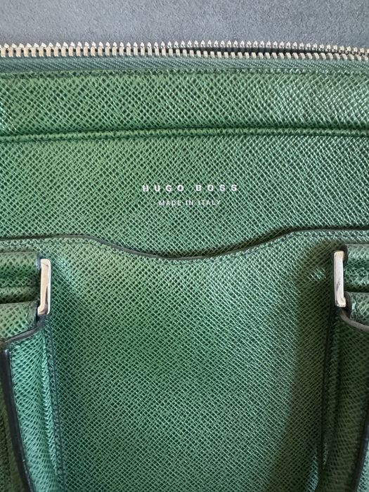 Hugo Boss кожена чанта