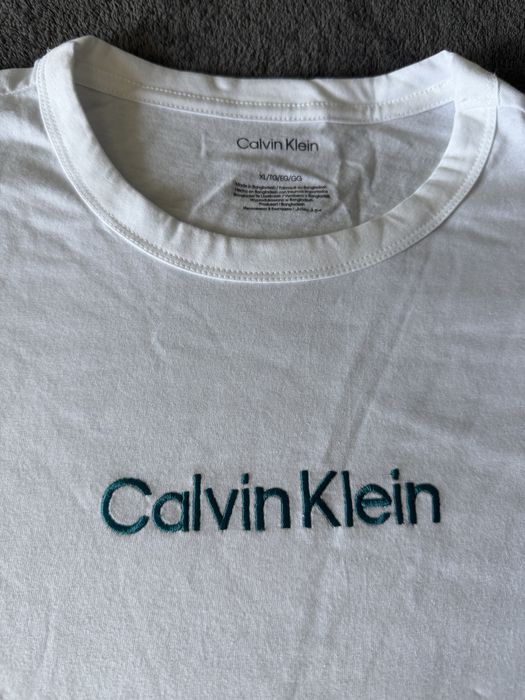 Calvin Klein crew neck tricou alb cu logo piept brodat marimea XL nou original