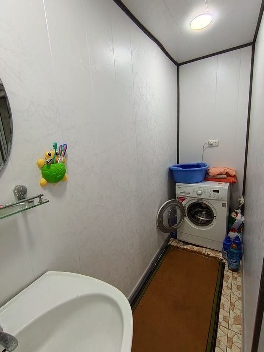 5.5 сотих. 8 хона ли евро ремонт. Газ, Свет, сув, кадастлари бор. Нар