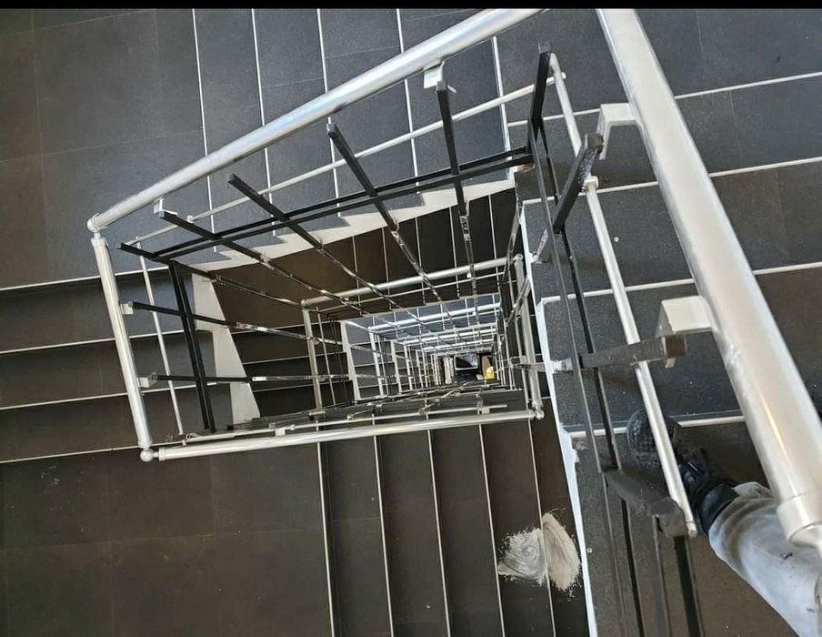 Професионален транспорт на пиана и рояли.