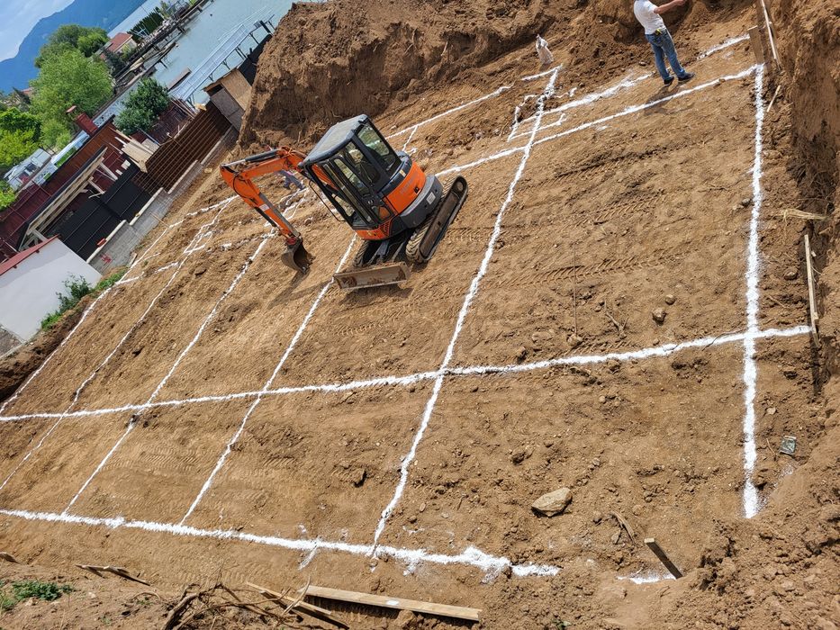 Inchiriez miniexcavator 4t.si autobasculanta 18t.