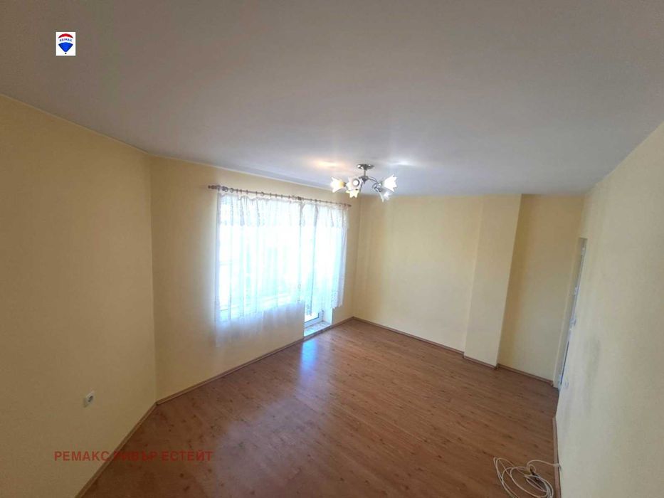 Дава се под наем Тристаен апартамент в Русе, Хъшове - 100 кв.м за 357 € - Снимка #7