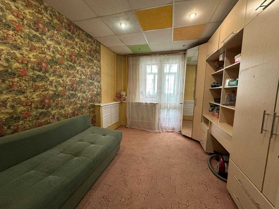 Продам 3-х комнатную квартиру в 8 микрорайоне