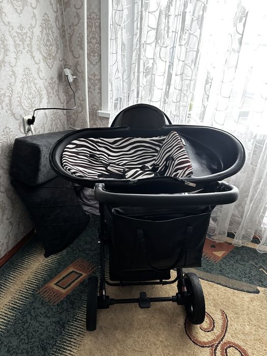 Продам коляску  . .