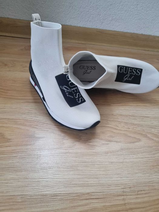 Оригинални обувки Guess, 36 номер