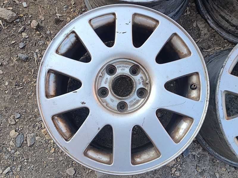 Продам оригинальные легкосплавные диски на автомашину Ауди
