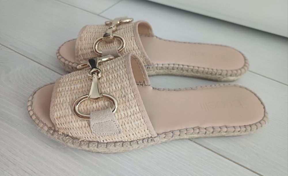 Papuci eleganți vacanță Fericelli piele rafie