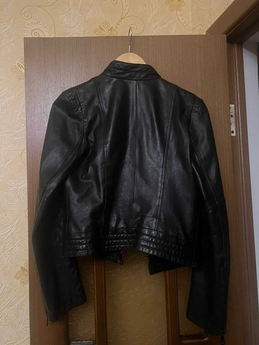 Продам верхнюю одежду