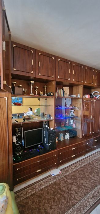 Продавам Ретро Секция