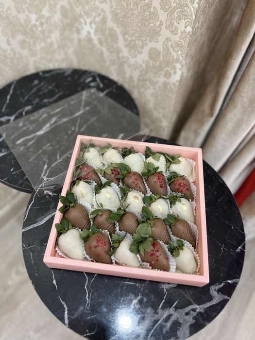 Клубника в шоколаде Астана