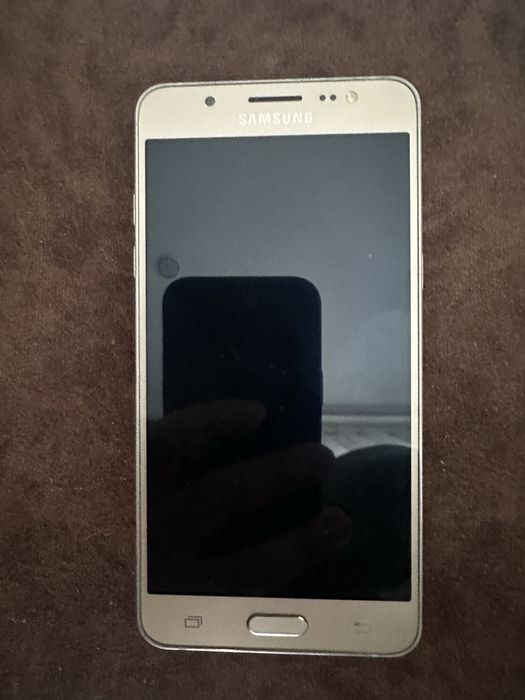 Самсунг J5 2016 в отличном состоянии