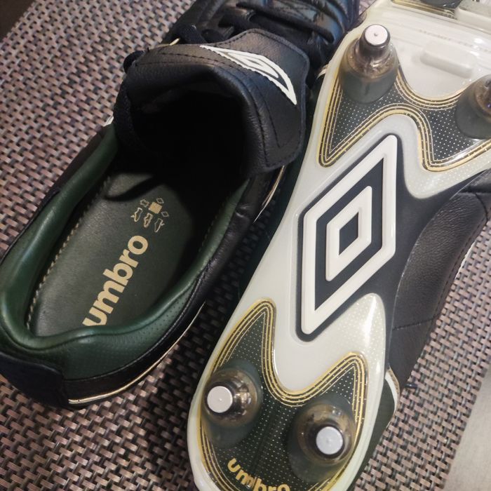 Футболни обувки Umbro Speciali PRO SG
