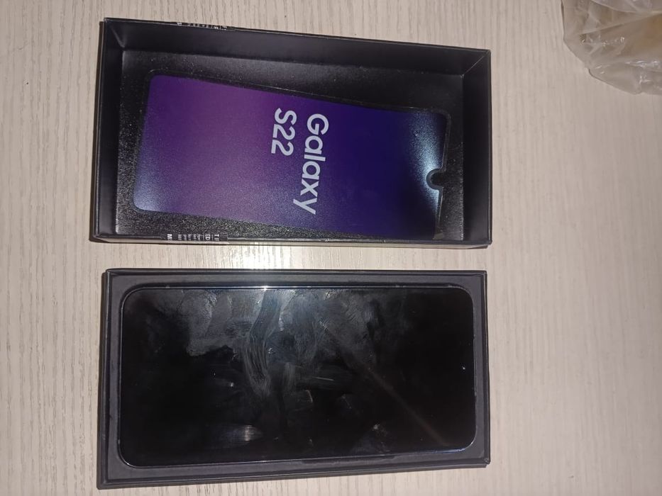 Продам Samsung galaxy s 22