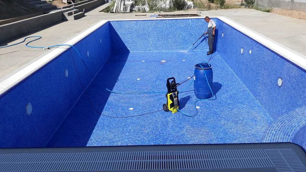 Мойка бассейнов, Чистка бассейнов, Уборка обслуживание бассейнов.