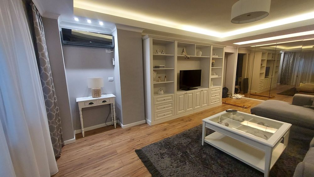 Inchiriez apartament, 3 camere, Bd Libertatii, ultracentral