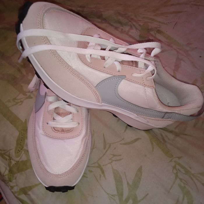 Кроссовки  фирмы Naik,