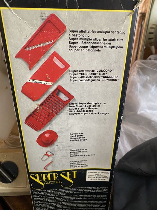 Новые наборы ножей, вилки , ложки . Поднос