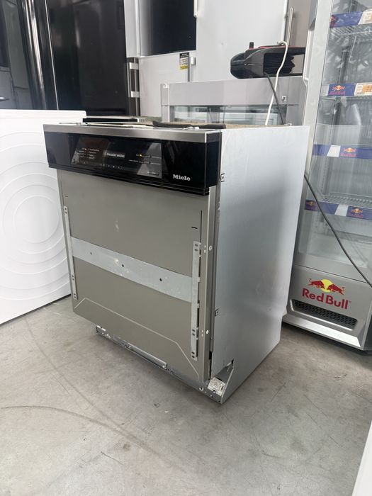 Съдомиялна MIELE 60/см с три кошници