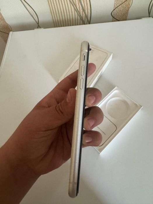 продам айфон 11 белый срочно