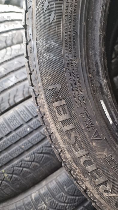 Anvelope 225/55R17C marca Vredestein, DOT 2021,8 mm,M +S