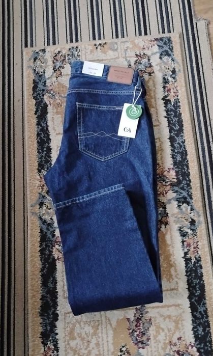 Vând blugi bărbați