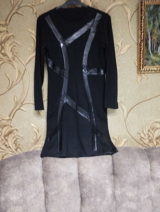 Продам чёрное турецкое платье, тёплое.