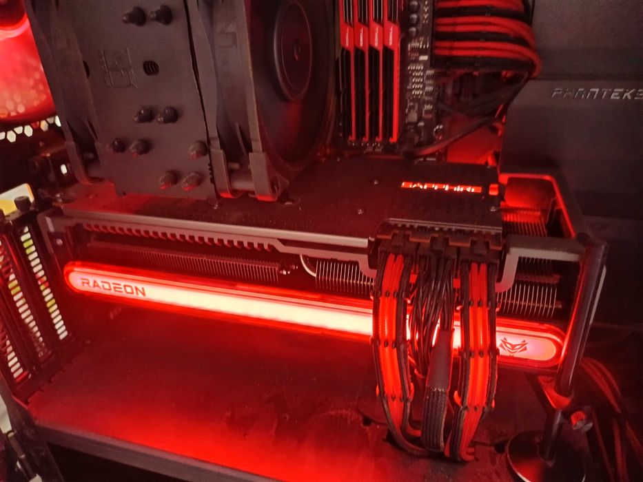 Продавам видео карта Sapphire Nitro+ RX 7900 XTX