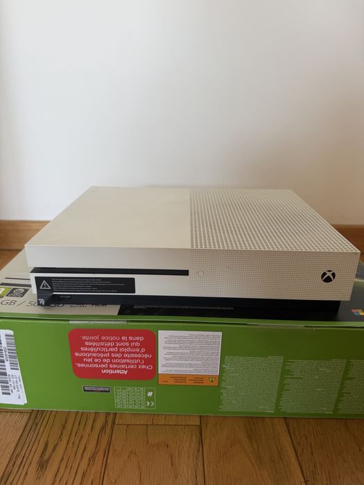 Xbox One S 500GB Model 1681