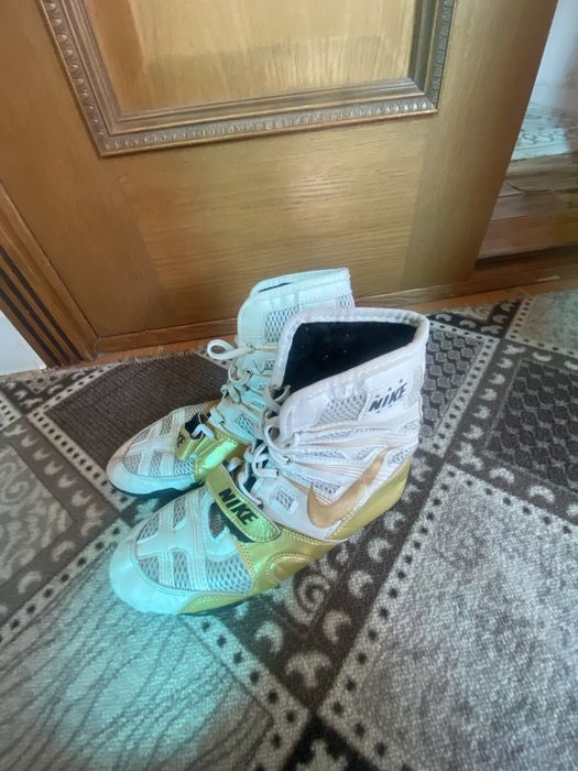 Прлдам боксерки срочно