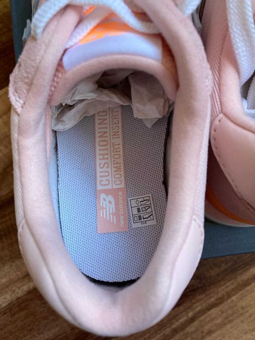 New Balance чисто нови дамски маратонки 37 номер