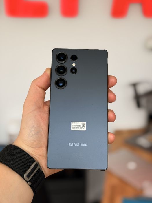 Samsung S25 Ultra - black - 256 gb - ca nou !!