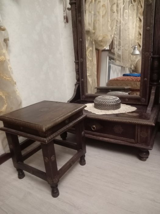 Зеркало трюмо с табуреткой.Ручная работа.