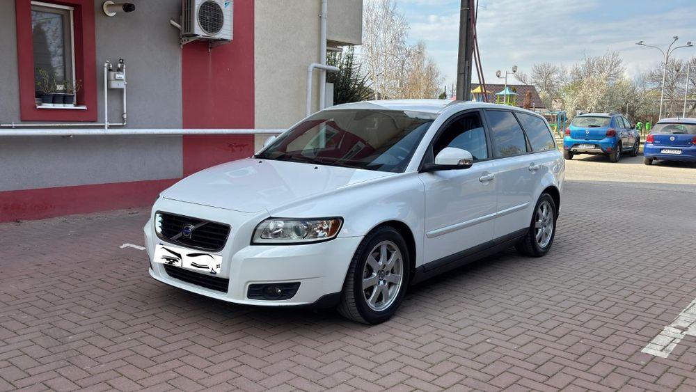 Volvo v50 drivE (diesel) an 03/2010