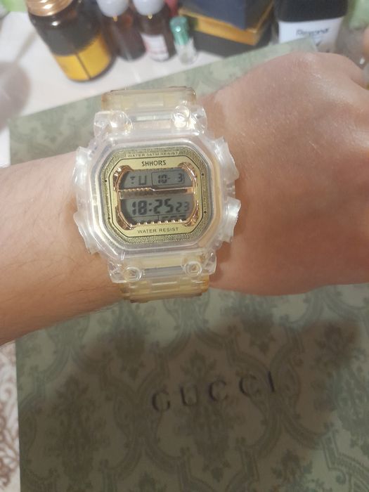 Продам Часы в отличном состоянии стильный