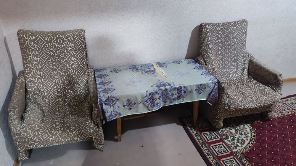 Мебель б/у уголок диван и 2 кресло