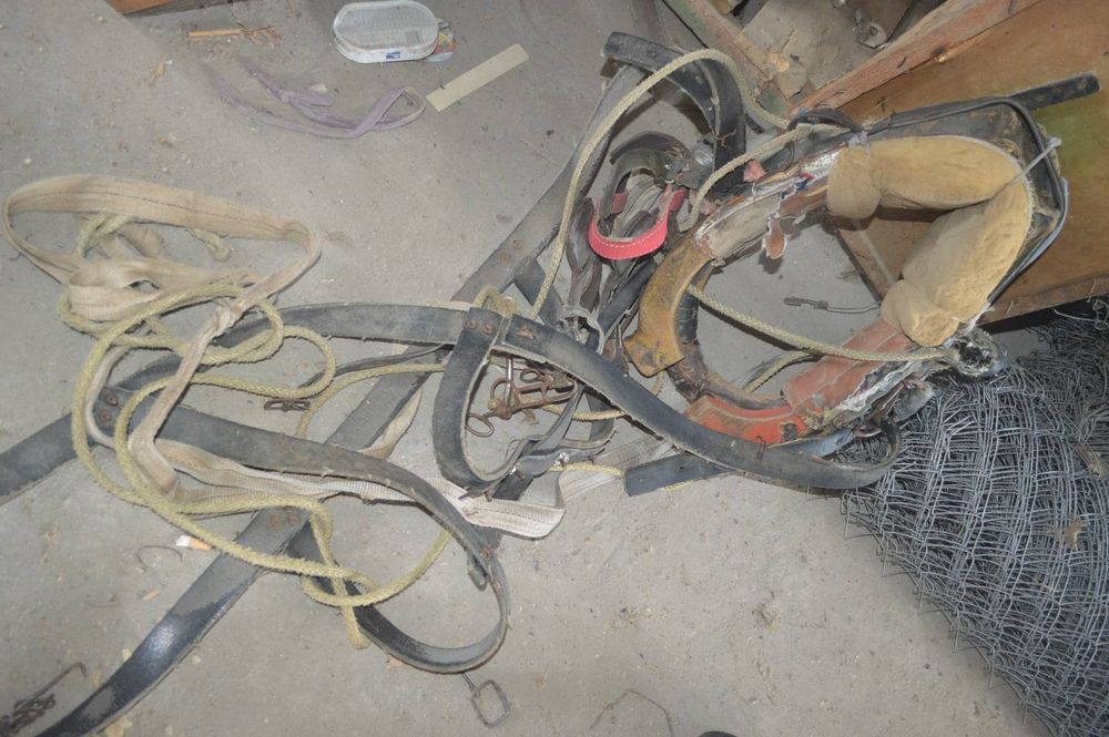 Продавам каруци и амуниция